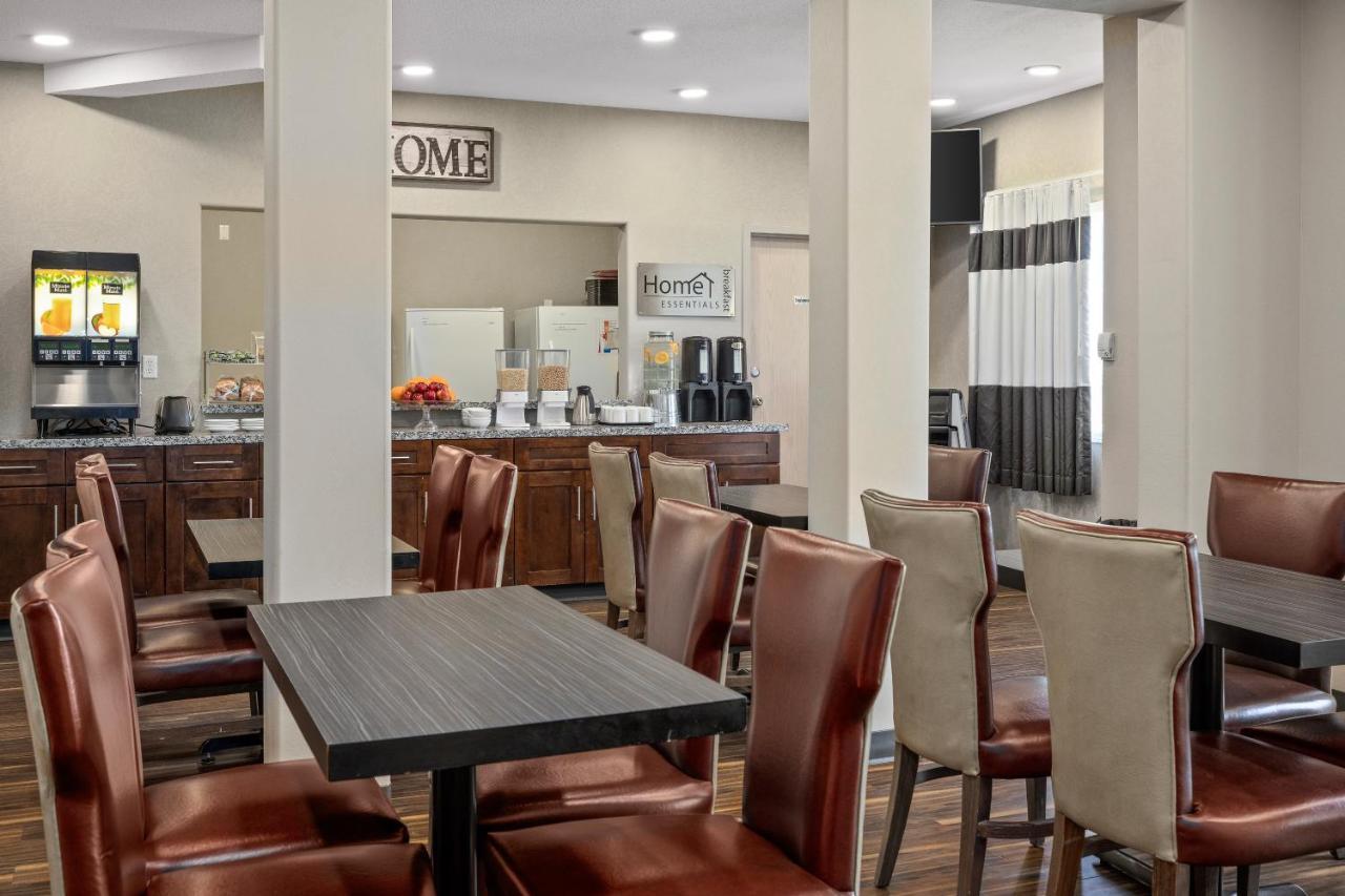 Home Inn Medicine Hat Bagian luar foto