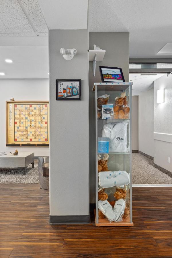 Home Inn Medicine Hat Bagian luar foto