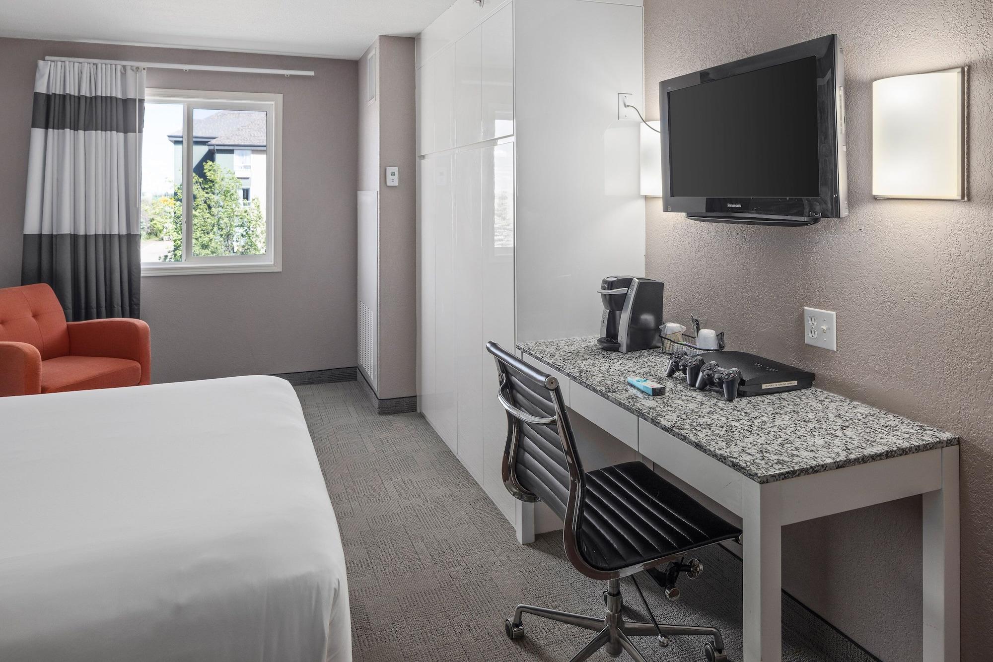 Home Inn Medicine Hat Bagian luar foto