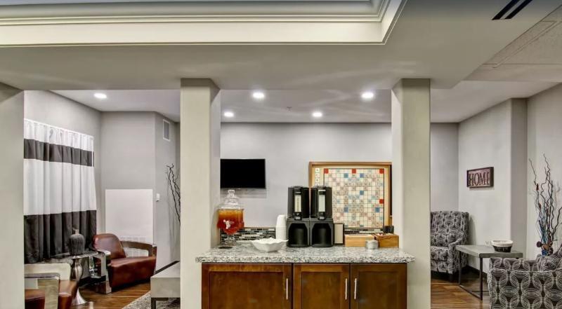 Home Inn Medicine Hat Bagian luar foto