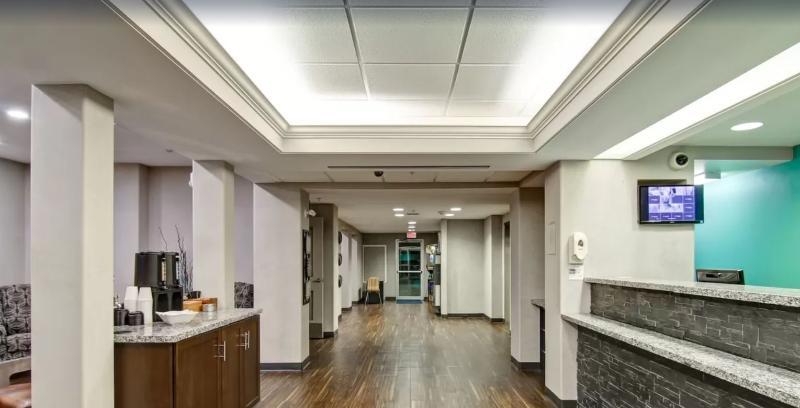 Home Inn Medicine Hat Bagian luar foto