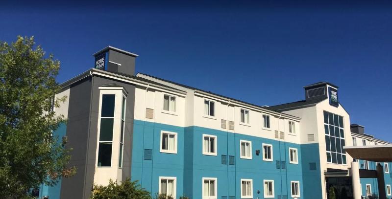 Home Inn Medicine Hat Bagian luar foto